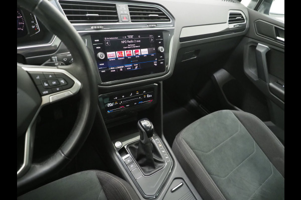 Volkswagen Tiguan 1.4 TSI eHybrid Elegance | Panoramadak | Trekhaak | Camera | Keyless | Adaptive Cruise | Virtual | Carplay
