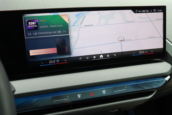 BMW X3 30e xDrive M-Sport Pro | Panoramadak | Memory | Stoelventilatie | Surround Camera | HUD | Verwarmd Stuurwiel | Harman/Kardon | Iconic Glow | Achterbank Verwarmd |