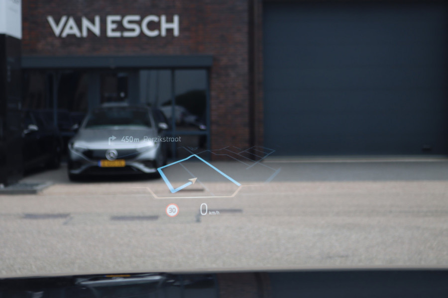 BMW X3 30e xDrive M-Sport Pro | Panoramadak | Memory | Stoelventilatie | Surround Camera | HUD | Verwarmd Stuurwiel | Harman/Kardon | Iconic Glow | Achterbank Verwarmd |