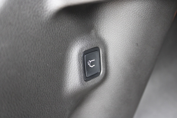 Jeep Compass 4xe 240 Plug-in Hybrid Electric Summit | Leder | Winterpack | Elektr. Achterklep | Stoelverwarming/ventilatie | Compleet