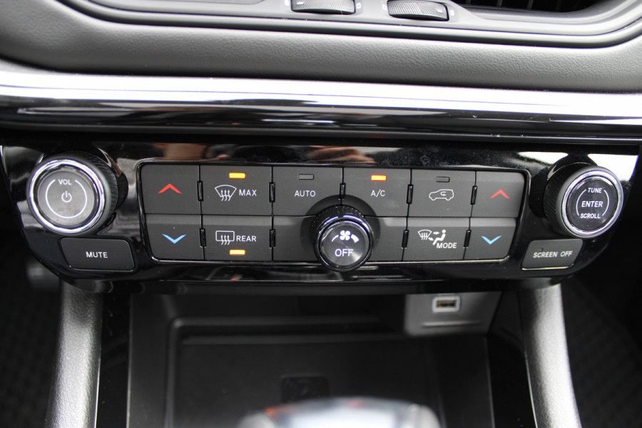 Jeep Compass 4xe 240 Plug-in Hybrid Electric Summit | Leder | Winterpack | Elektr. Achterklep | Stoelverwarming/ventilatie | Compleet