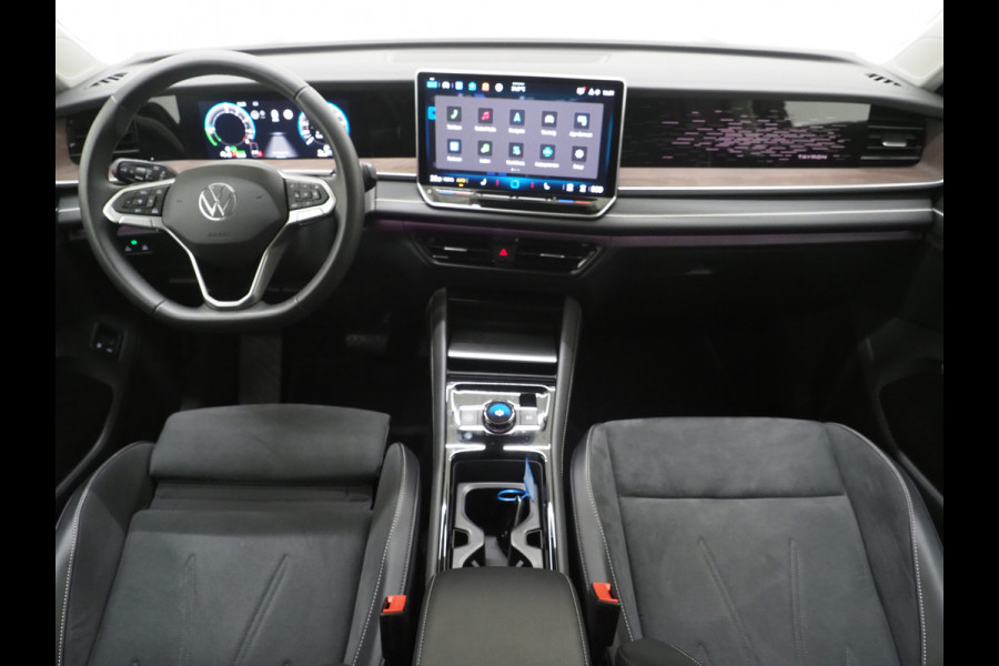 Volkswagen Tayron 1.5 eHybrid Elegance | Leder/Alcantara | Trekhaak | Massage | 360 | Keyless | Adaptive Cruise | Sfeerlicht