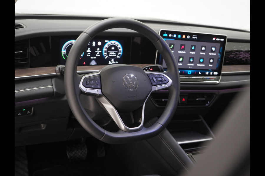 Volkswagen Tayron 1.5 eHybrid Elegance | Leder/Alcantara | Trekhaak | Massage | 360 | Keyless | Adaptive Cruise | Sfeerlicht