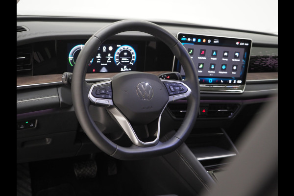 Volkswagen Tayron 1.5 eHybrid Elegance | Leder/Alcantara | Trekhaak | Massage | 360 | Keyless | Adaptive Cruise | Sfeerlicht