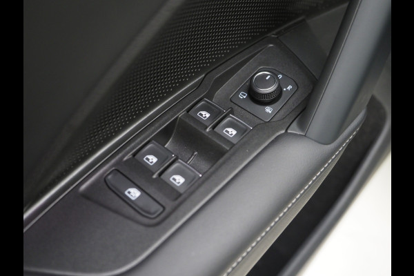 Volkswagen Tayron 1.5 eHybrid Elegance | Leder/Alcantara | Trekhaak | Massage | 360 | Keyless | Adaptive Cruise | Sfeerlicht