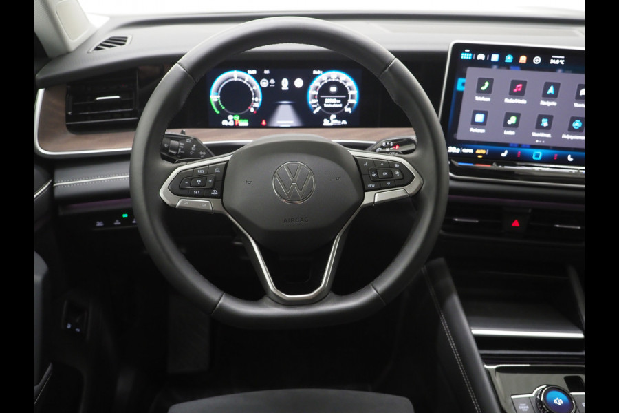 Volkswagen Tayron 1.5 eHybrid Elegance | Leder/Alcantara | Trekhaak | Massage | 360 | Keyless | Adaptive Cruise | Sfeerlicht