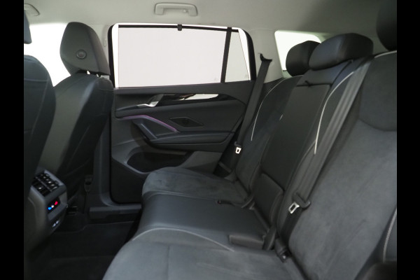 Volkswagen Tayron 1.5 eHybrid Elegance | Leder/Alcantara | Trekhaak | Massage | 360 | Keyless | Adaptive Cruise | Sfeerlicht