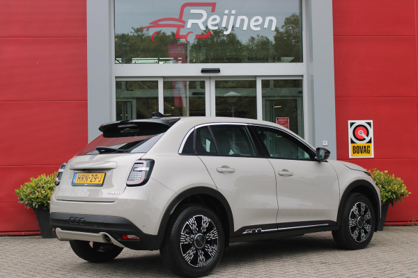 Fiat 600 1.2 Hybrid 110PK AUTOMAAT URBAN | STOEL/VOORRUIT VERWARMING | KEYLESS ENTRY/START | 17" LICHTEMATELN VELGEN | DRAADLOZE TELEFOONLADER | DRAADLOZE APPLE CARPLAY/ANDROID AUTO | NAVIGATIE | DAB+ RADIO | PARKEERSENSOREN VOOR + ACHTER | ACHTERUITRIJ CAMERA | CRUISE CONTROL | LED KOPLAMPEN |