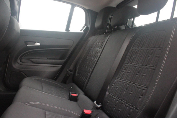 Fiat 600 1.2 Hybrid 110PK AUTOMAAT URBAN | STOEL/VOORRUIT VERWARMING | KEYLESS ENTRY/START | 17" LICHTEMATELN VELGEN | DRAADLOZE TELEFOONLADER | DRAADLOZE APPLE CARPLAY/ANDROID AUTO | NAVIGATIE | DAB+ RADIO | PARKEERSENSOREN VOOR + ACHTER | ACHTERUITRIJ CAMERA | CRUISE CONTROL | LED KOPLAMPEN |