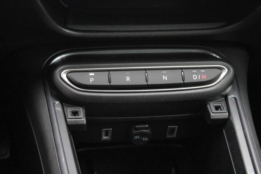 Fiat 600 1.2 Hybrid 110PK AUTOMAAT URBAN | STOEL/VOORRUIT VERWARMING | KEYLESS ENTRY/START | 17" LICHTEMATELN VELGEN | DRAADLOZE TELEFOONLADER | DRAADLOZE APPLE CARPLAY/ANDROID AUTO | NAVIGATIE | DAB+ RADIO | PARKEERSENSOREN VOOR + ACHTER | ACHTERUITRIJ CAMERA | CRUISE CONTROL | LED KOPLAMPEN |