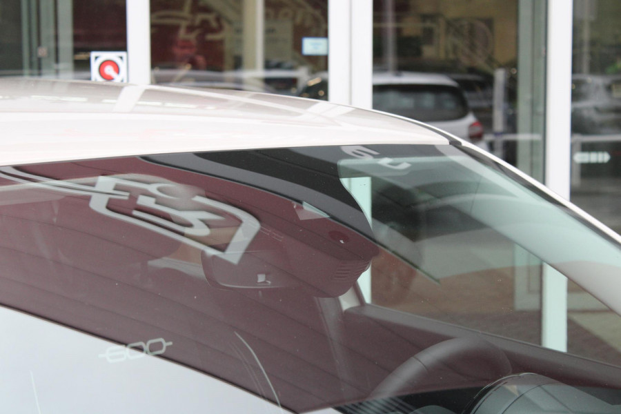 Fiat 600 1.2 Hybrid 110PK AUTOMAAT URBAN | STOEL/VOORRUIT VERWARMING | KEYLESS ENTRY/START | 17" LICHTEMATELN VELGEN | DRAADLOZE TELEFOONLADER | DRAADLOZE APPLE CARPLAY/ANDROID AUTO | NAVIGATIE | DAB+ RADIO | PARKEERSENSOREN VOOR + ACHTER | ACHTERUITRIJ CAMERA | CRUISE CONTROL | LED KOPLAMPEN |