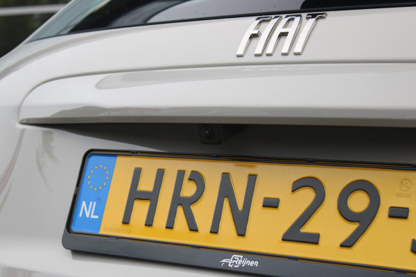 Fiat 600 1.2 Hybrid 110PK AUTOMAAT URBAN | STOEL/VOORRUIT VERWARMING | KEYLESS ENTRY/START | 17" LICHTEMATELN VELGEN | DRAADLOZE TELEFOONLADER | DRAADLOZE APPLE CARPLAY/ANDROID AUTO | NAVIGATIE | DAB+ RADIO | PARKEERSENSOREN VOOR + ACHTER | ACHTERUITRIJ CAMERA | CRUISE CONTROL | LED KOPLAMPEN |