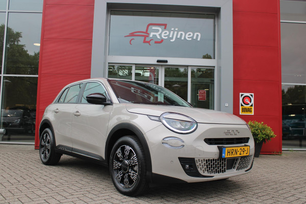 Fiat 600 1.2 Hybrid 110PK AUTOMAAT URBAN | STOEL/VOORRUIT VERWARMING | KEYLESS ENTRY/START | 17" LICHTEMATELN VELGEN | DRAADLOZE TELEFOONLADER | DRAADLOZE APPLE CARPLAY/ANDROID AUTO | NAVIGATIE | DAB+ RADIO | PARKEERSENSOREN VOOR + ACHTER | ACHTERUITRIJ CAMERA | CRUISE CONTROL | LED KOPLAMPEN |