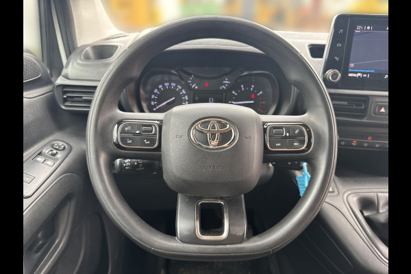 Toyota PROACE CITY 1.2T 110 PK Benzine! L1H1 Navigatie Climate control Camera Carplay Cruise control Parkeersensoren v+a Gasoline Benzin