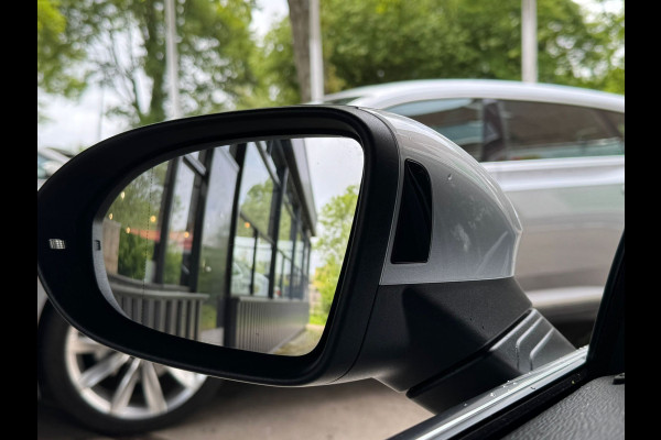 Volkswagen Golf eHybrid PHEV 204PK DSG STYLE CAMERA/VELOURS/NAVI/IQ-LIGHT