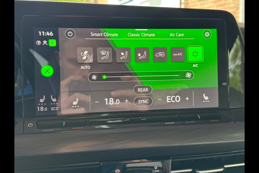 Volkswagen Golf eHybrid PHEV 204PK DSG STYLE CAMERA/VELOURS/NAVI/IQ-LIGHT