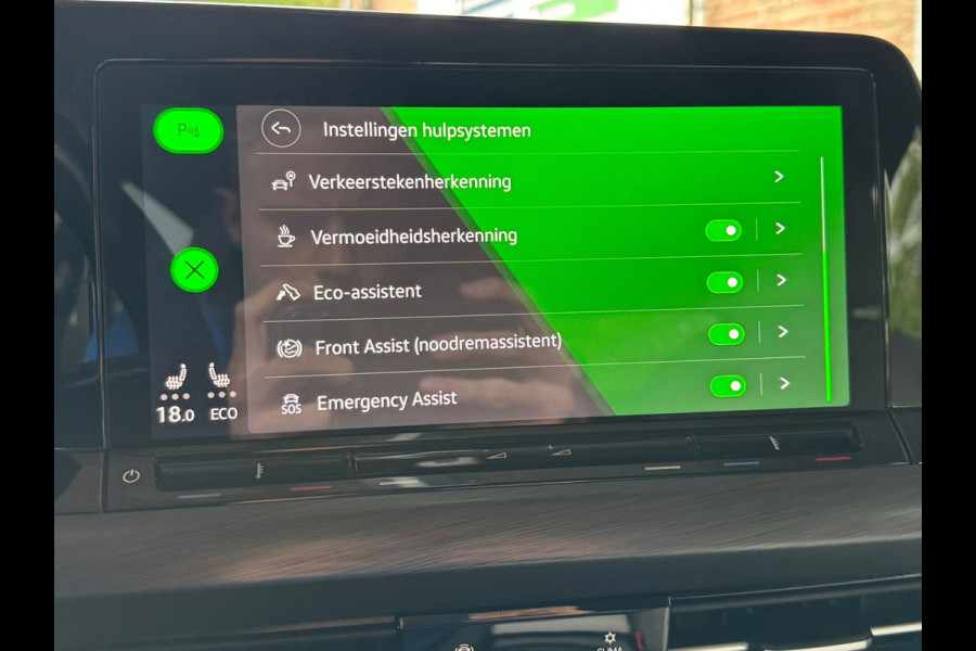 Volkswagen Golf eHybrid PHEV 204PK DSG STYLE CAMERA/VELOURS/NAVI/IQ-LIGHT