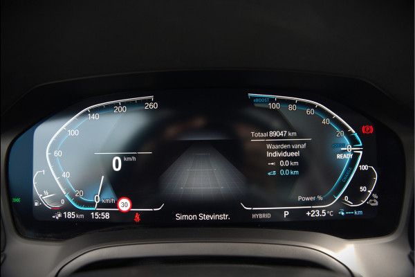 BMW 3-serie 330e eDrive Edition High Executive | Stoelverwarming | Navigatie | Apple Carplay | Parkeersensoren | Keyless | Cruise Control | LED | Leer | Trekhaak | Climate Control |