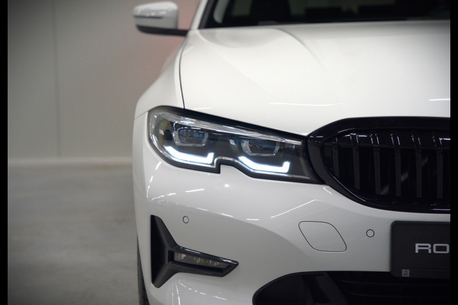 BMW 3-serie 330e eDrive Edition High Executive | Stoelverwarming | Navigatie | Apple Carplay | Parkeersensoren | Keyless | Cruise Control | LED | Leer | Trekhaak | Climate Control |