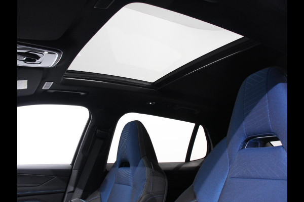 Lynk & Co 01 1.5 Panoramadak Airco ECC Virtual Coickpit PDC VA + Camera Adaptive Cruise Control Full LED 20" LM Velgen
