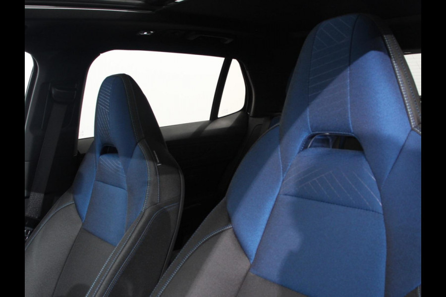 Lynk & Co 01 1.5 Panoramadak Airco ECC Virtual Coickpit PDC VA + Camera Adaptive Cruise Control Full LED 20" LM Velgen