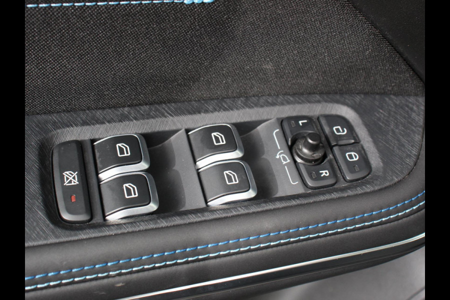Lynk & Co 01 1.5 Panoramadak Airco ECC Virtual Coickpit PDC VA + Camera Adaptive Cruise Control Full LED 20" LM Velgen
