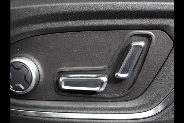 Lynk & Co 01 1.5 Panoramadak Airco ECC Virtual Coickpit PDC VA + Camera Adaptive Cruise Control Full LED 20" LM Velgen