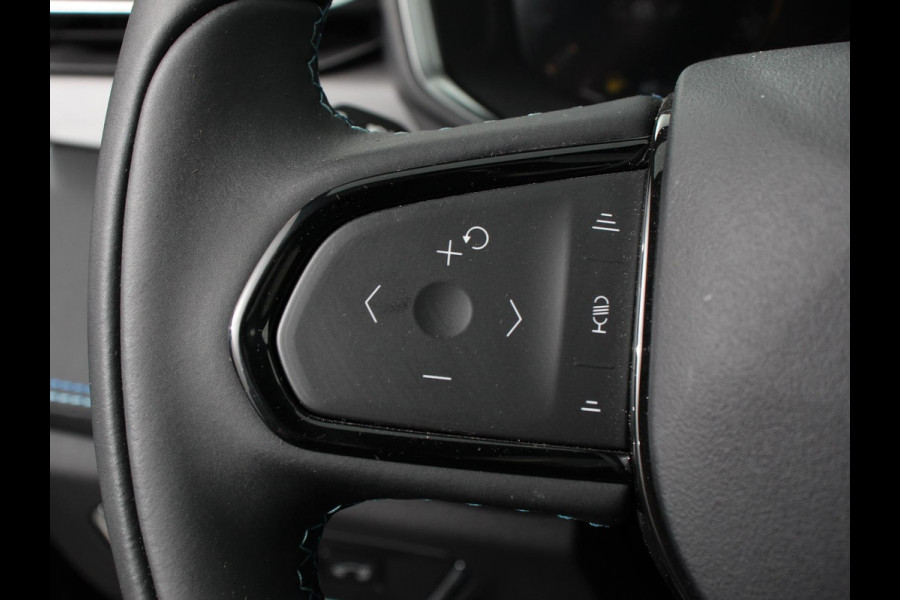 Lynk & Co 01 1.5 Panoramadak Airco ECC Virtual Coickpit PDC VA + Camera Adaptive Cruise Control Full LED 20" LM Velgen