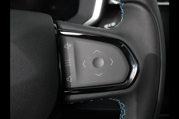 Lynk & Co 01 1.5 Panoramadak Airco ECC Virtual Coickpit PDC VA + Camera Adaptive Cruise Control Full LED 20" LM Velgen