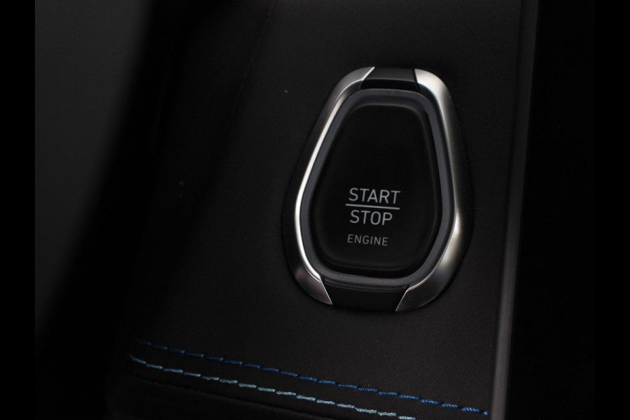 Lynk & Co 01 1.5 Panoramadak Airco ECC Virtual Coickpit PDC VA + Camera Adaptive Cruise Control Full LED 20" LM Velgen