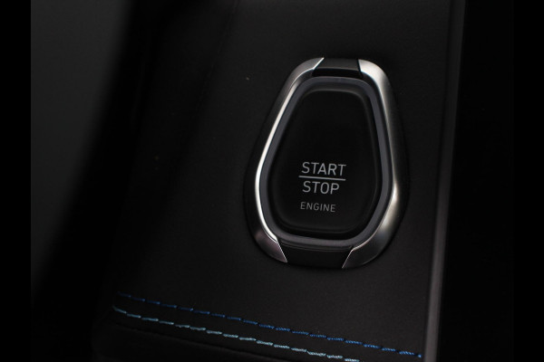 Lynk & Co 01 1.5 Panoramadak Airco ECC Virtual Coickpit PDC VA + Camera Adaptive Cruise Control Full LED 20" LM Velgen