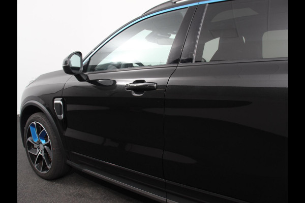Lynk & Co 01 1.5 Panoramadak Airco ECC Virtual Coickpit PDC VA + Camera Adaptive Cruise Control Full LED 20" LM Velgen