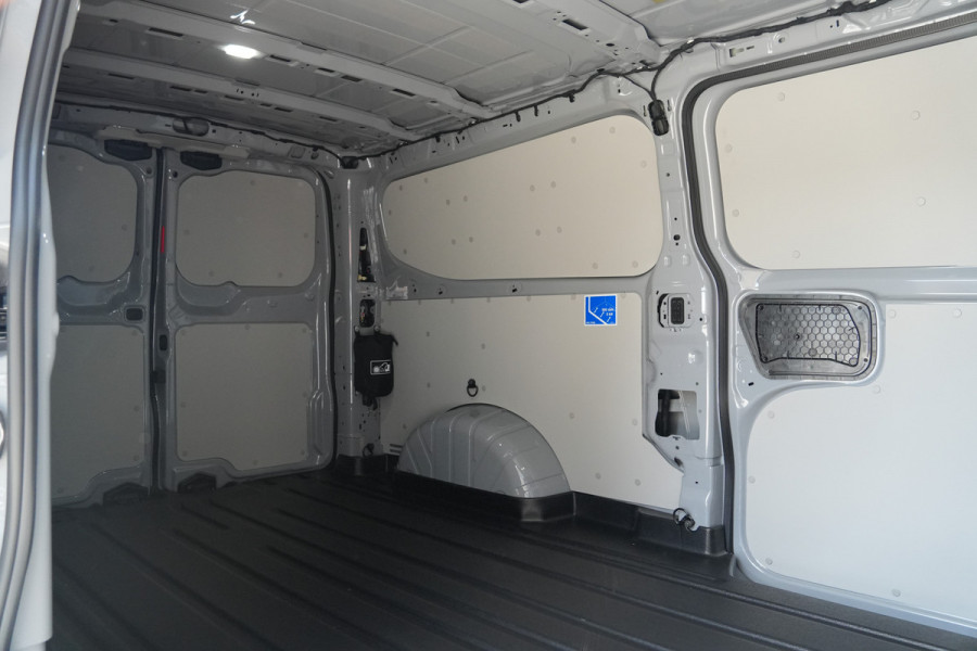 Ford E-Transit Custom 320 L2H1 Sport 71 kWh 218pk - 2x Schuif - Stoel/Stuurverwarming - Cruise - Keyless - Rijklaar