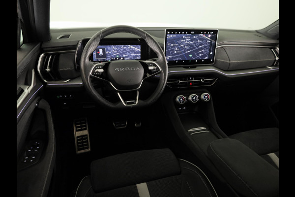 Škoda Kodiaq 1.5 TSI PHEV Sportline Business 204 pk Automaat | Verlengde garantie | Navigatie | Panoramadak | Trekhaak (wegklapbaar) | Parkeersensoren | Achteruitrijcamera | Stoelverwarming v/a |