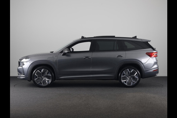 Škoda Kodiaq 1.5 TSI PHEV Sportline Business 204 pk Automaat | Verlengde garantie | Navigatie | Panoramadak | Trekhaak (wegklapbaar) | Parkeersensoren | Achteruitrijcamera | Stoelverwarming v/a |