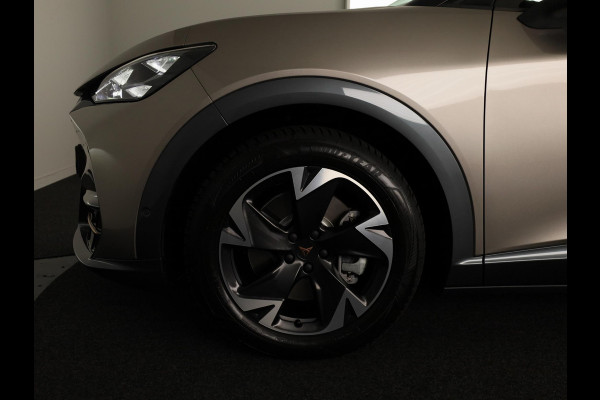 CUPRA Tavascan Business 82 kWh 282PK | Stuurverwarming | Side Assist | 19 Inch | Achteruitrijcamera |