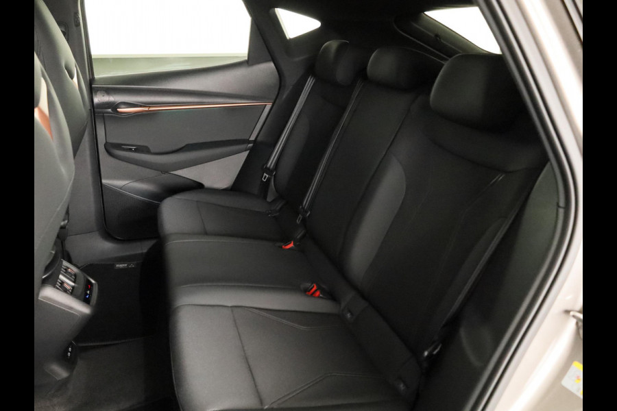 CUPRA Tavascan Business 82 kWh 282PK | Stuurverwarming | Side Assist | 19 Inch | Achteruitrijcamera |