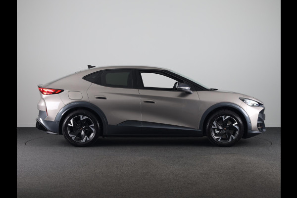 CUPRA Tavascan Business 82 kWh 282PK | Stuurverwarming | Side Assist | 19 Inch | Achteruitrijcamera |