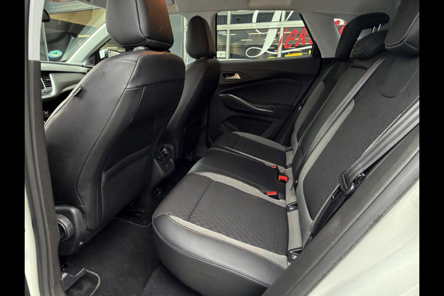 Opel Grandland X 1.2 Turbo Business Executive - Navigatie / Apple CarPlay I Airco I PDC I Sport pakket I Dealer onderhouden
