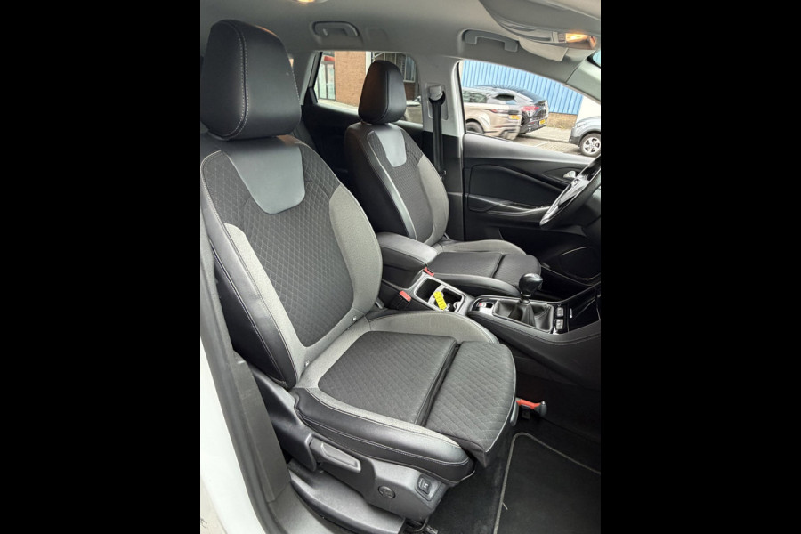 Opel Grandland X 1.2 Turbo Business Executive - Navigatie / Apple CarPlay I Airco I PDC I Sport pakket I Dealer onderhouden