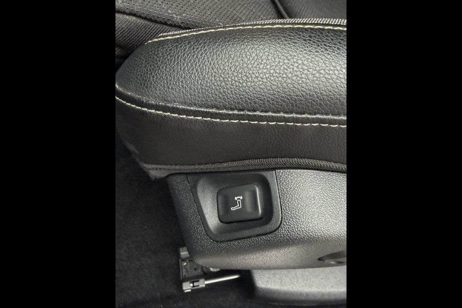 Opel Grandland X 1.2 Turbo Business Executive - Navigatie / Apple CarPlay I Airco I PDC I Sport pakket I Dealer onderhouden