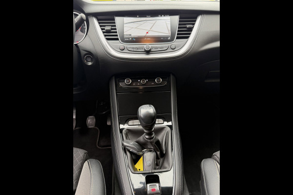 Opel Grandland X 1.2 Turbo Business Executive - Navigatie / Apple CarPlay I Airco I PDC I Sport pakket I Dealer onderhouden