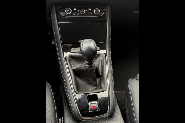 Opel Grandland X 1.2 Turbo Business Executive - Navigatie / Apple CarPlay I Airco I PDC I Sport pakket I Dealer onderhouden