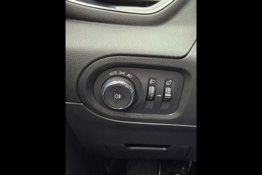 Opel Grandland X 1.2 Turbo Business Executive - Navigatie / Apple CarPlay I Airco I PDC I Sport pakket I Dealer onderhouden