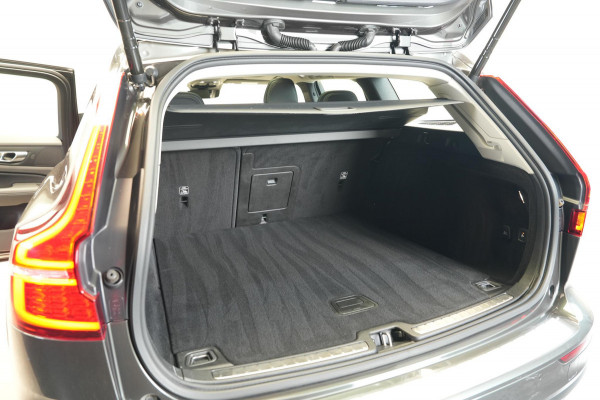 Volvo V60 Cross Country 2.0 B5 AWD Pro | Harman / Kardon | Panorama | Trekhaak