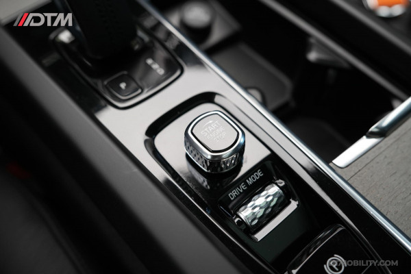 Volvo V60 Cross Country 2.0 B5 AWD Pro | Harman / Kardon | Panorama | Trekhaak