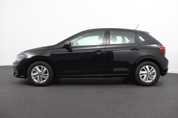 Volkswagen Polo 1.0 TSI 95pk DSG Style Navigatie Apple Carplay/Android Auto Parkeersensoren Park Assist Adaptieve Cruise Control Stoelverwarming Airco Digitale cockpit