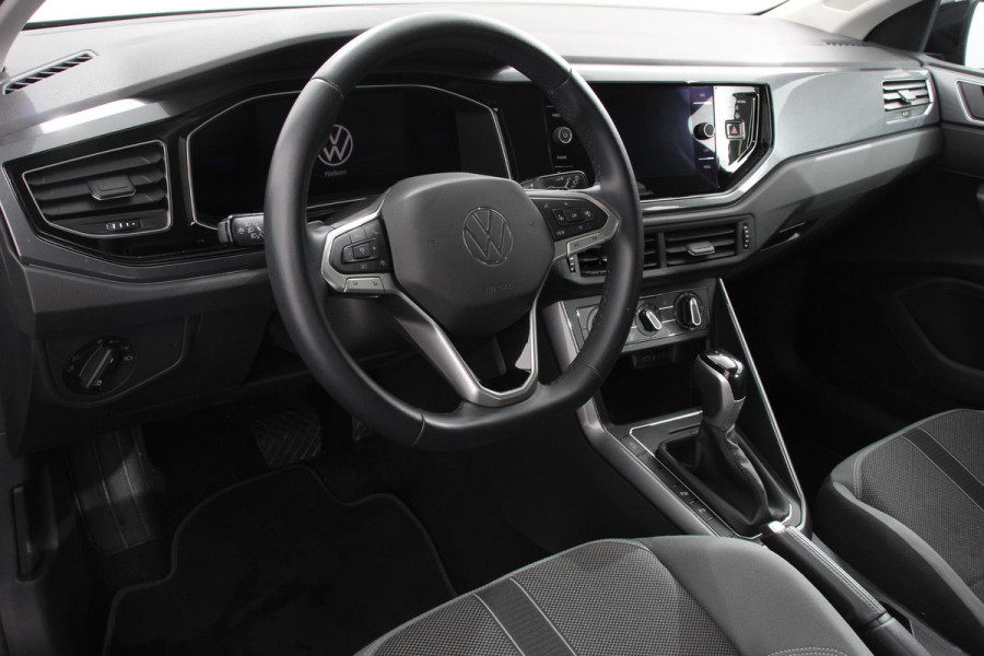 Volkswagen Polo 1.0 TSI 95pk DSG Style Navigatie Apple Carplay/Android Auto Parkeersensoren Park Assist Adaptieve Cruise Control Stoelverwarming Airco Digitale cockpit