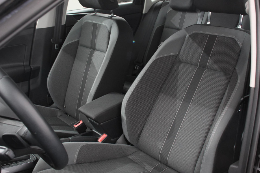 Volkswagen Polo 1.0 TSI 95pk DSG Style Navigatie Apple Carplay/Android Auto Parkeersensoren Park Assist Adaptieve Cruise Control Stoelverwarming Airco Digitale cockpit