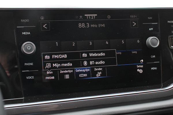 Volkswagen Polo 1.0 TSI 95pk DSG Style Navigatie Apple Carplay/Android Auto Parkeersensoren Park Assist Adaptieve Cruise Control Stoelverwarming Airco Digitale cockpit